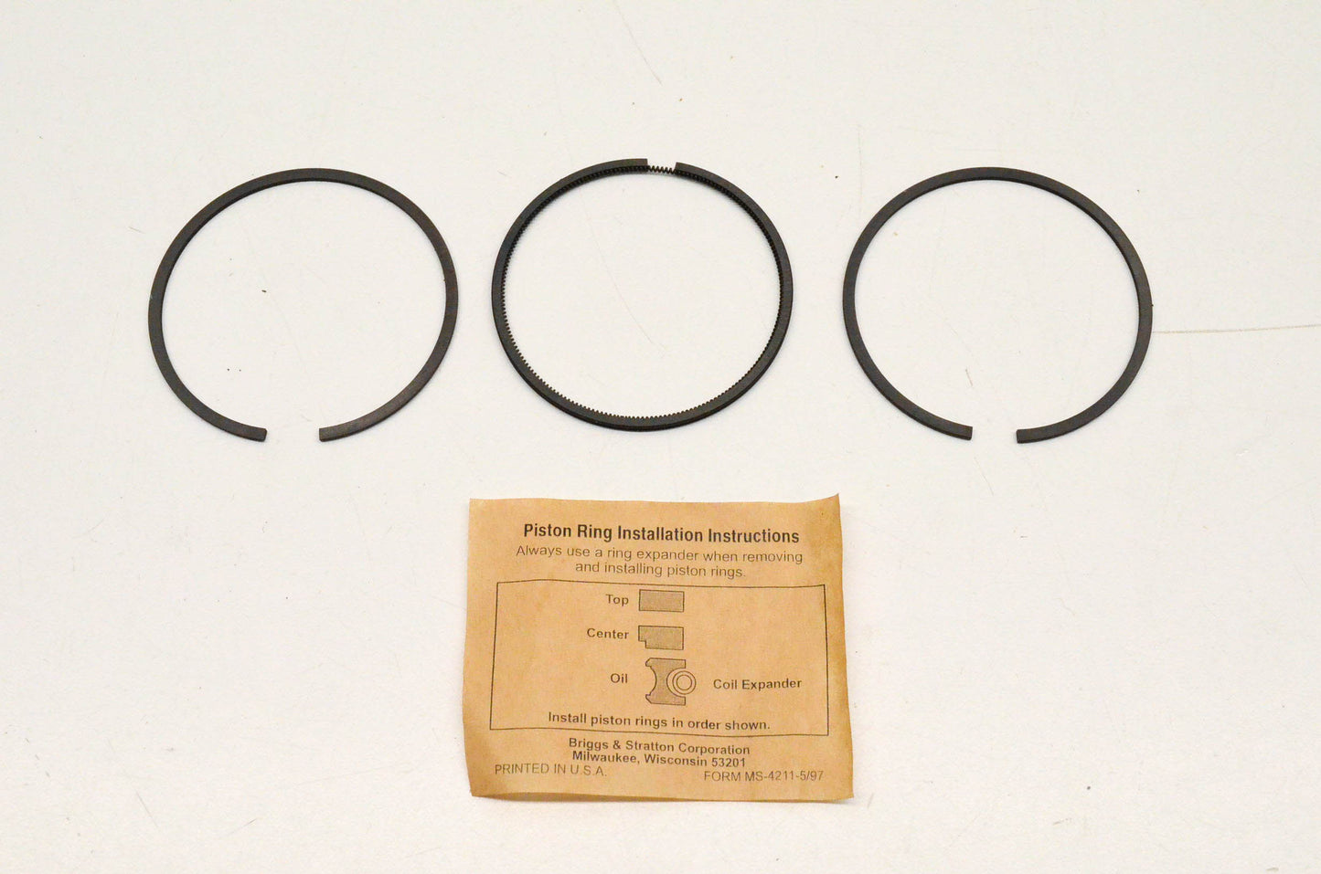 New OEM Briggs & Stratton 695169 Ring Set NOS