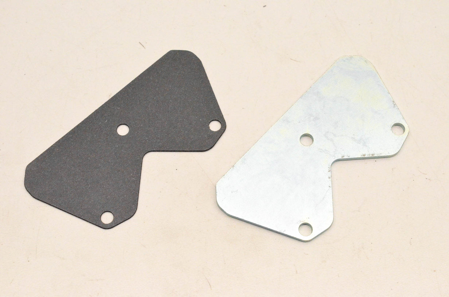 New OEM Briggs & Stratton 795912 Carburetor Cover Plate NOS