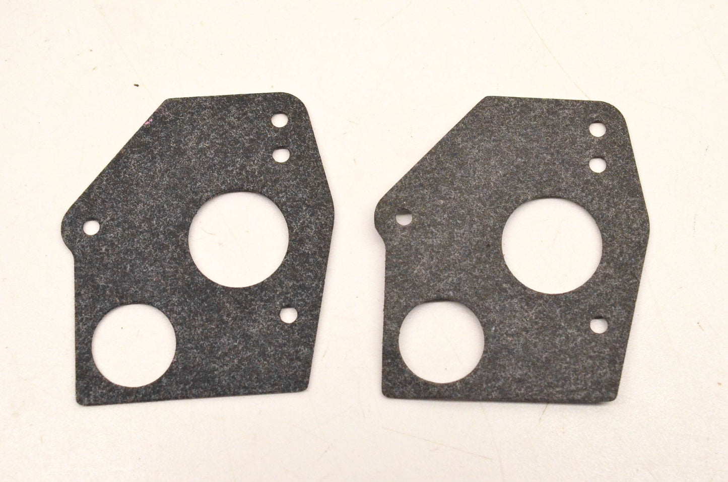 New OEM Briggs & Stratton 272409S Fuel Tank Gasket Qty 2 NOS