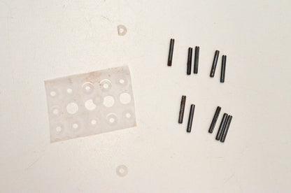 New OEM Briggs & Stratton 391413 Sealing Pin And Washer Kit NOS