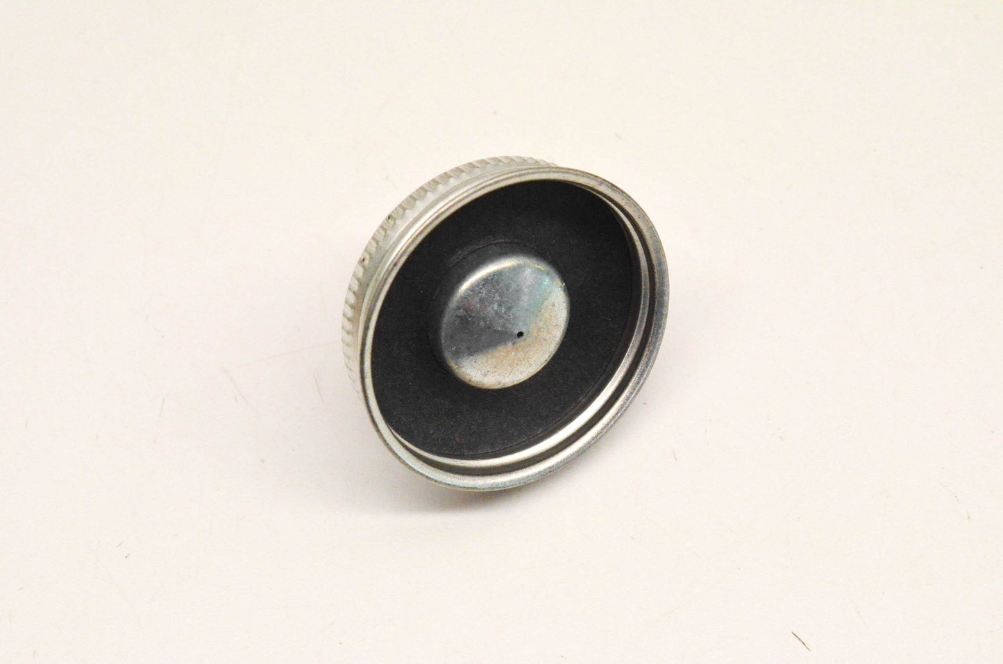 New OEM Briggs & Stratton 392305S Fuel Cap NOS