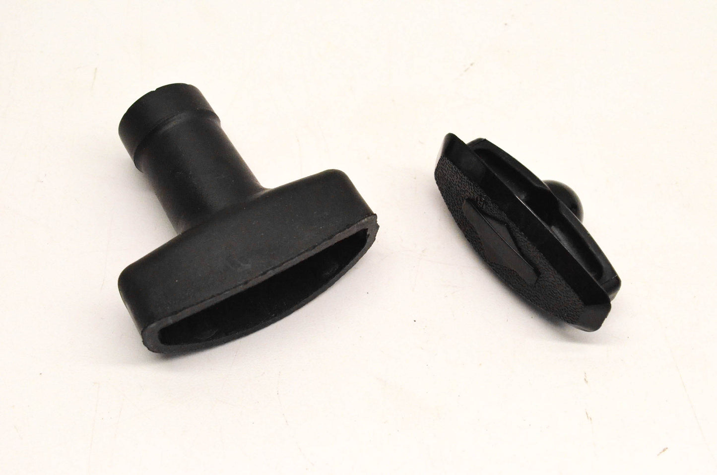 New OEM Briggs & Stratton 393152 Starter Rope Grip NOS