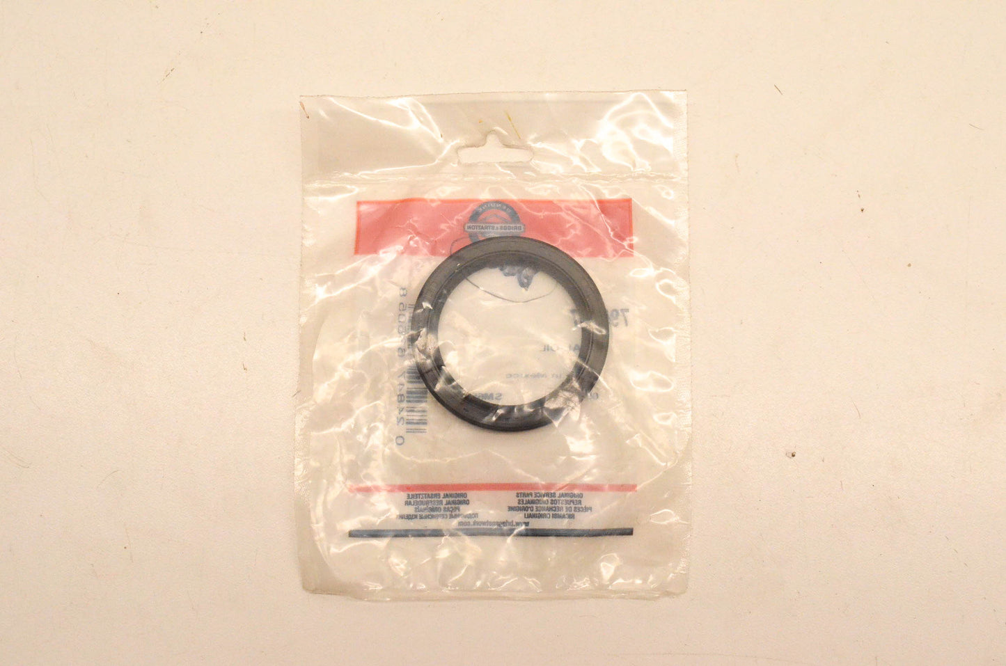New OEM Briggs & Stratton 795387 Oil Seal NOS