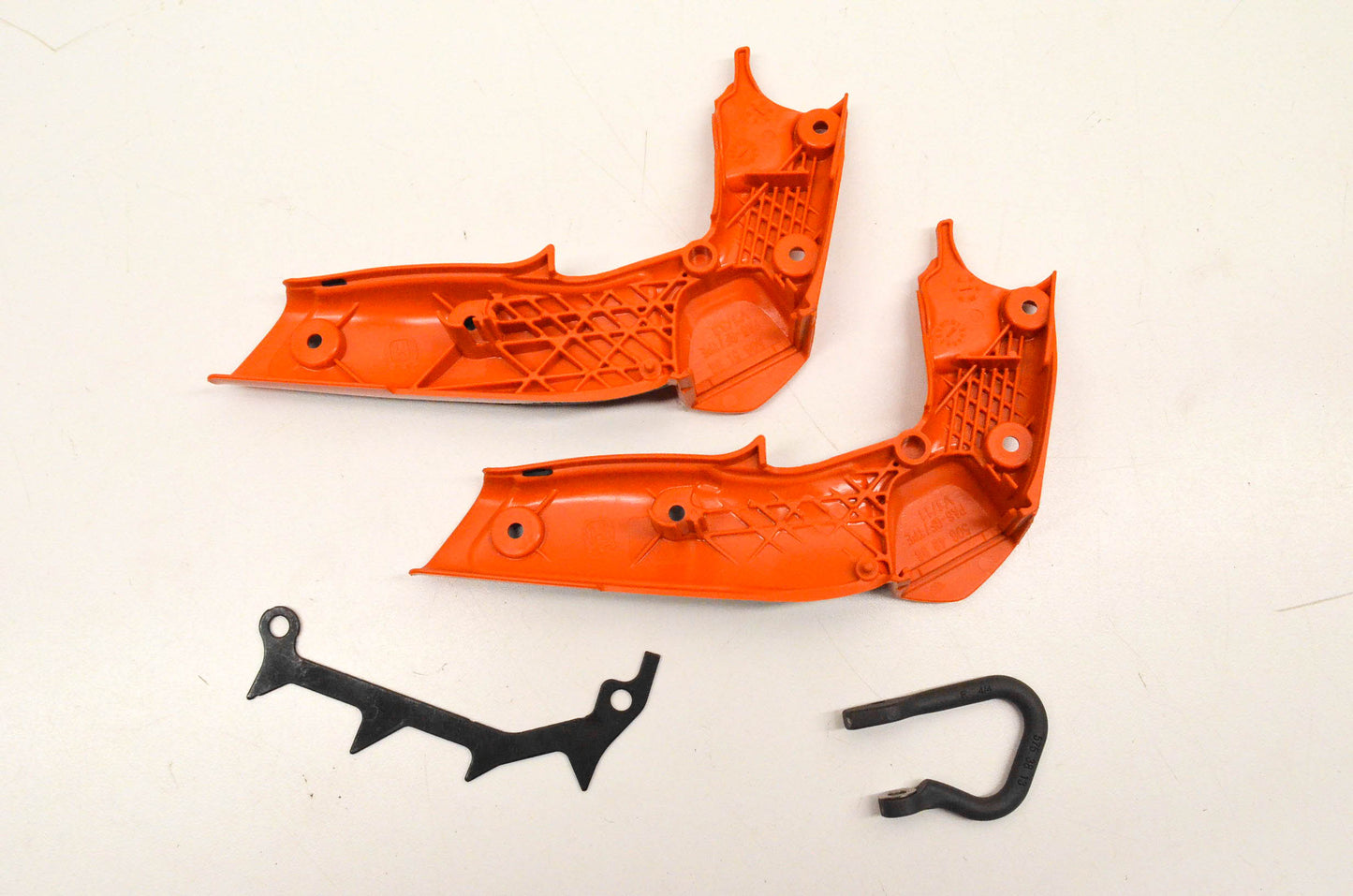 New OEM Husqvarna 5766935-01, 576693501 Handle Grip Kit NOS