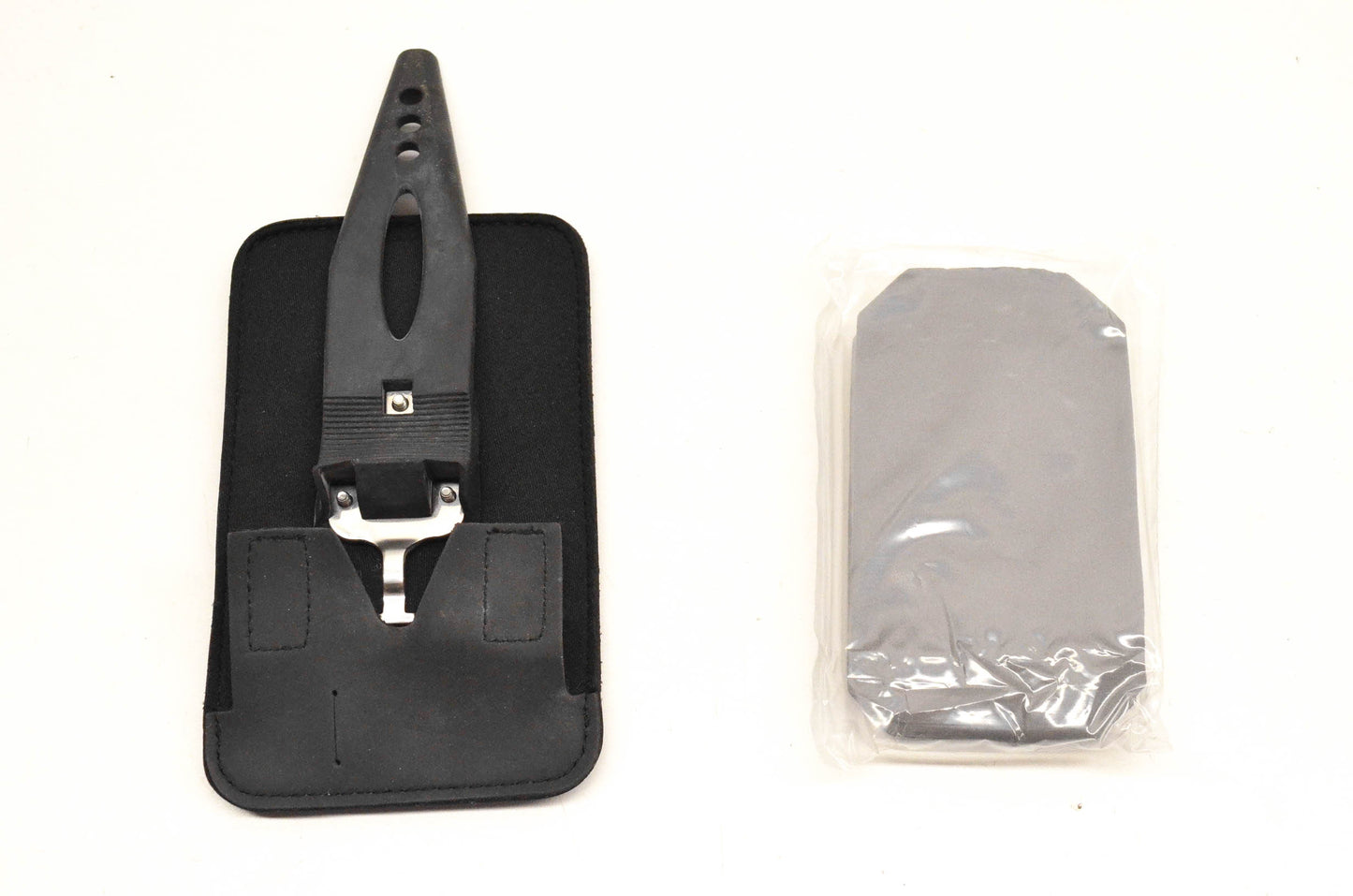 Kuryakyn 0603-0429, 4127 Tech Connect Pouch With Rubber Strap NOS