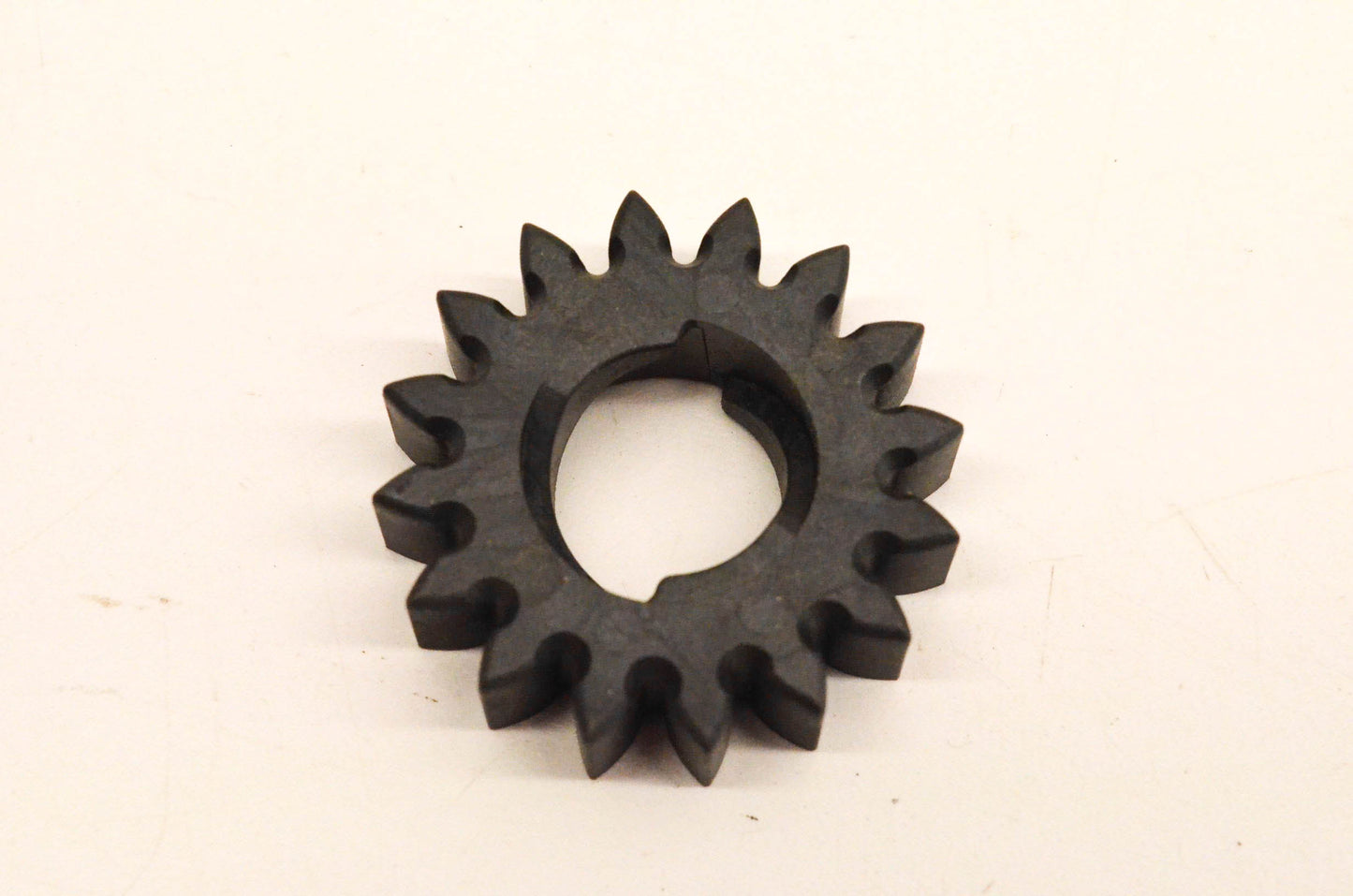 New OEM Briggs & Stratton 280104 Starter Gear NOS