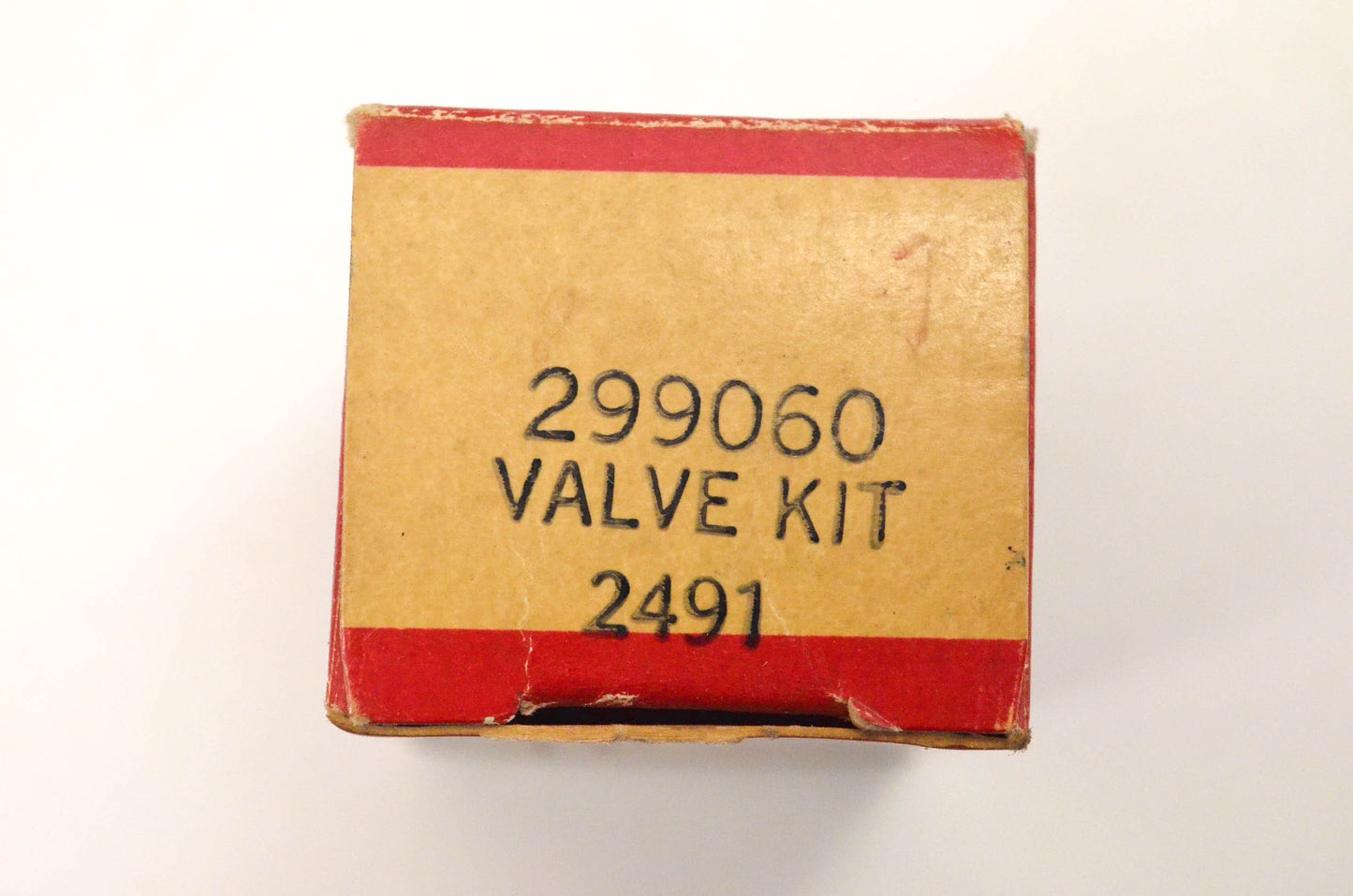 New OEM Briggs & Stratton 299060 Valve QTY 2 NOS