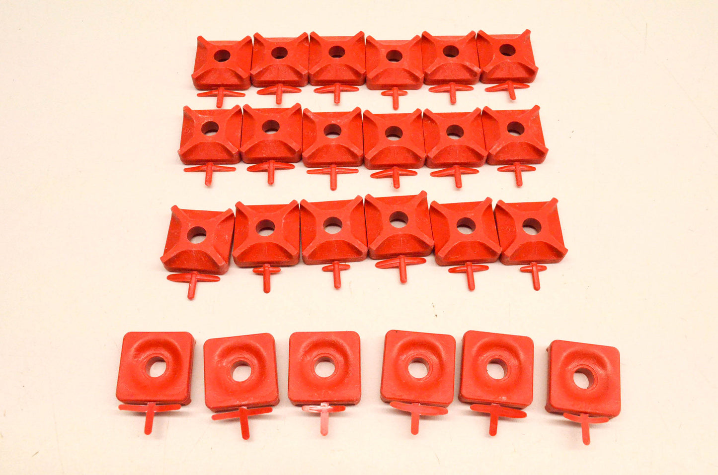 Saber P95R24 5/16" Red Square Backer Kit NOS