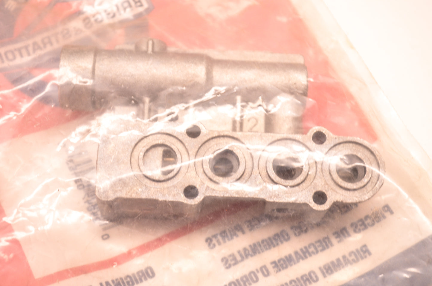 Briggs&Stratton 190627GS Manifold NOS