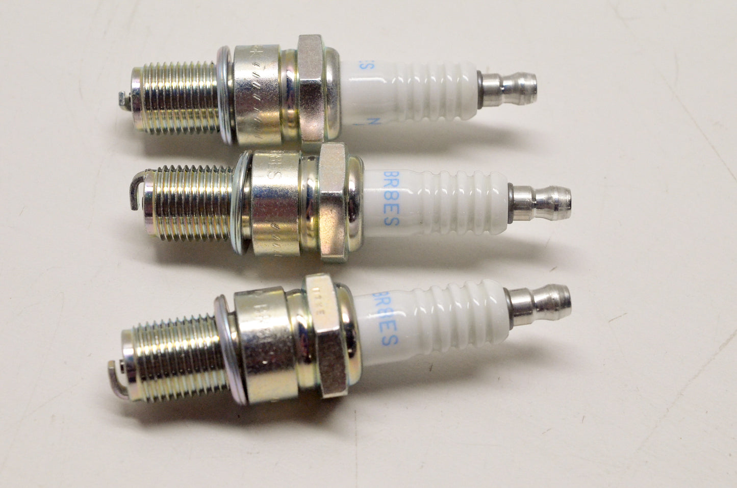NGK BR8ES, 5422 Spark Plug Qty 3 NOS