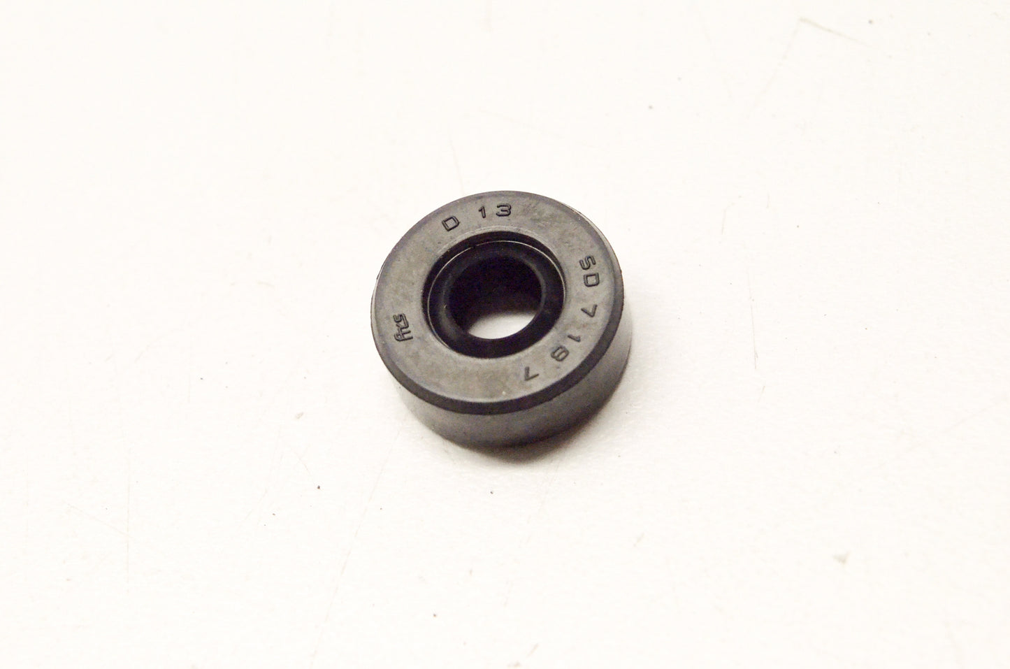 OEM Kawasaki 92050-048 Oil Seal NOS