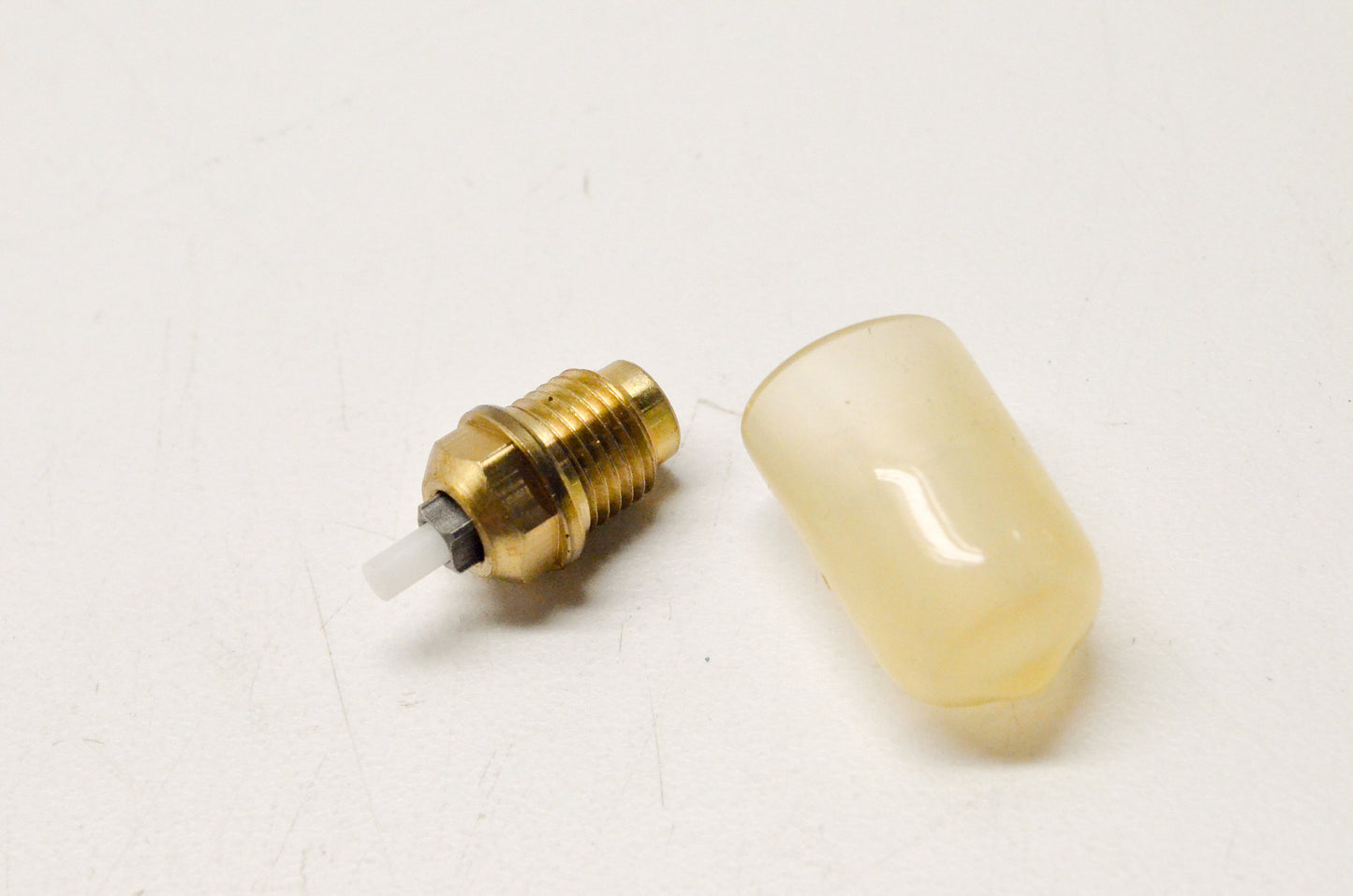 OEM Yamaha 8H5-14190-15-00 Needle Valve Assembly NOS