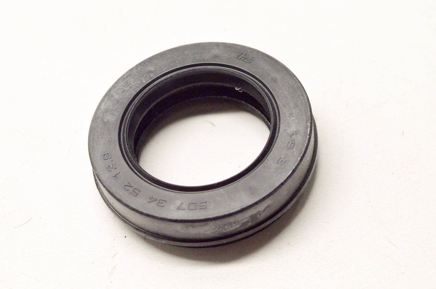 OEM Honda 91205-KE8-003 34X52X13 Oil Seal NOS