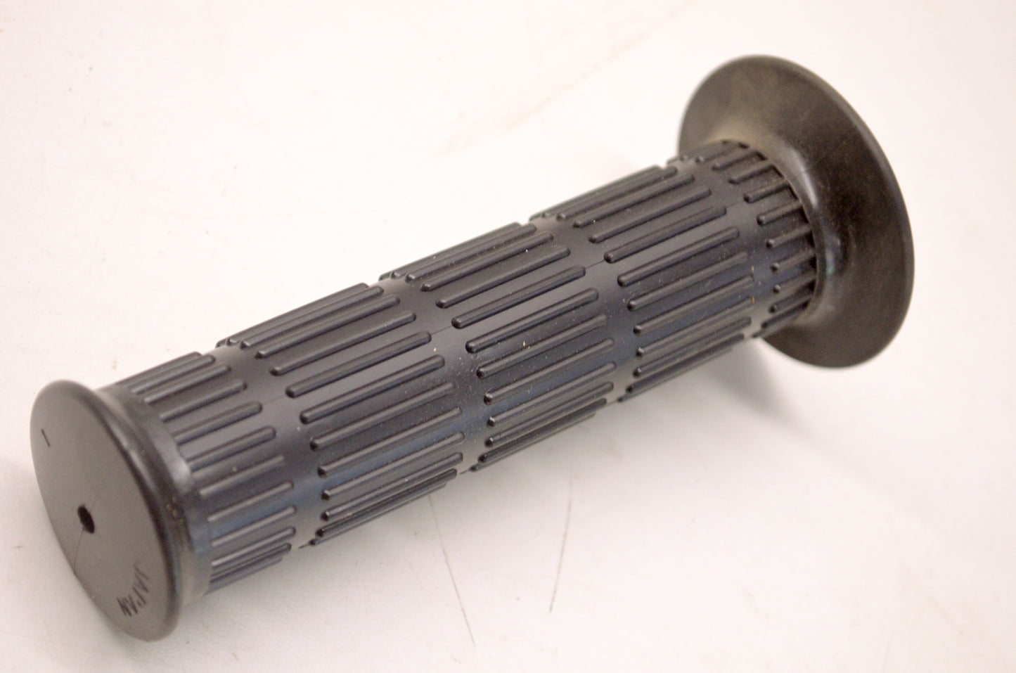 OEM Kawasaki 46061-018 Right Grip NOS