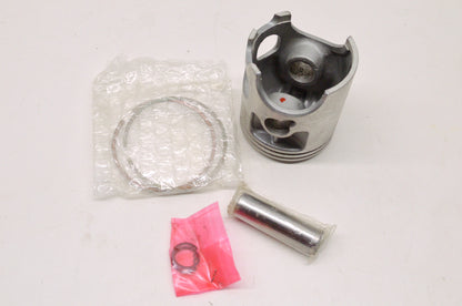OEM Yamaha 50-520-05 Piston Kit NOS