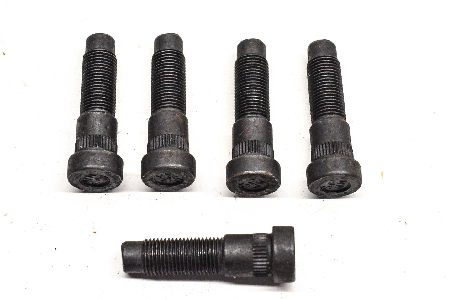 Niehoff NC-6062B, D7086 Wheel Lug Studs Qty 5 NOS
