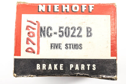 Niehoff NC-5022B, D7071 Wheel Lug Studs Qty 5 NOS