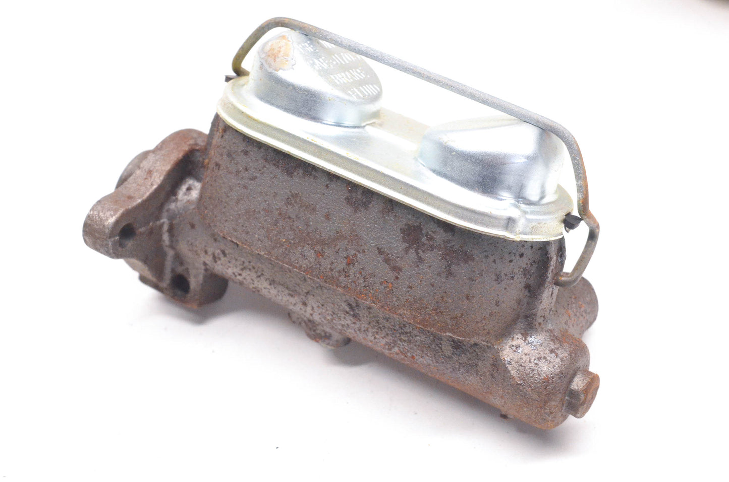 EIS E44529 Master Brake Cylinder Assembly NOS