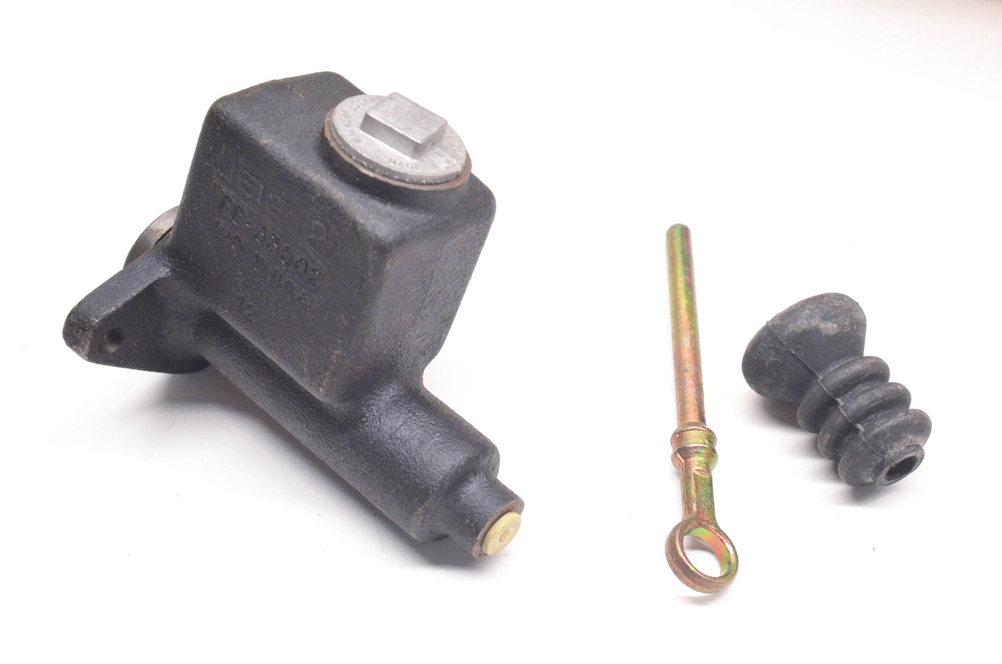 EIS E34224, FE-33502 Master Brake Cylinder Kit NOS
