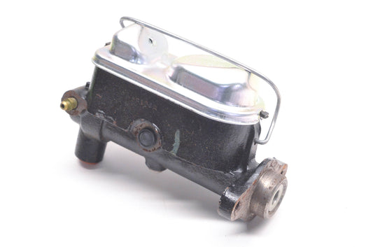 EIS E64822, 2227121L Master Brake Cylinder Assembly NOS