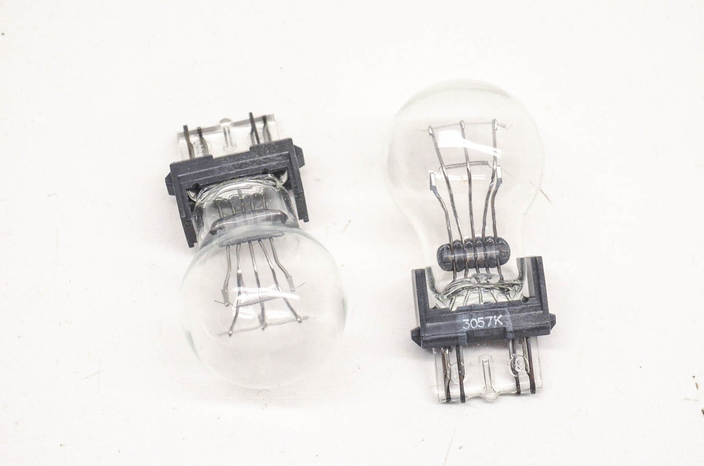 Wagner 3057LL 21v Lamp Bulbs Qty 2 NOS