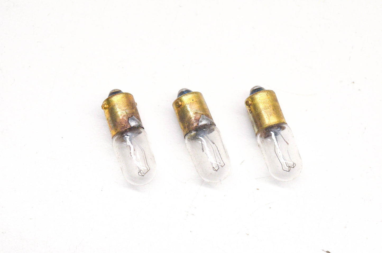 Wagner 313 28v .17a Lamp Bulbs Qty 3 NOS