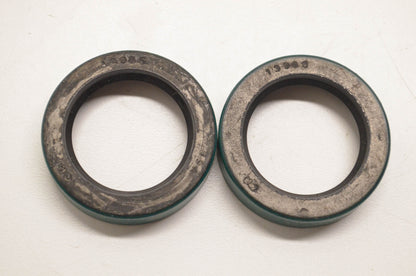 CR 13985 Oil Seals Qty 2 NOS