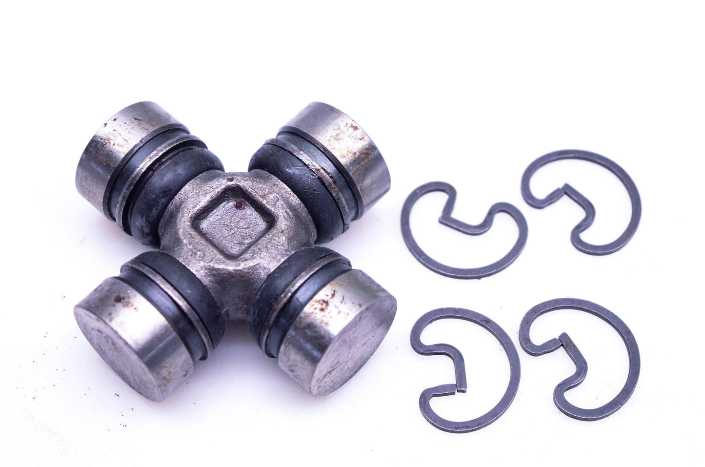 Neapco 281557, 1-1557 Universal Joint Kit NOS