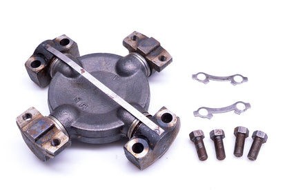 Neapco 6-8207 Universal Joint Kit NOS