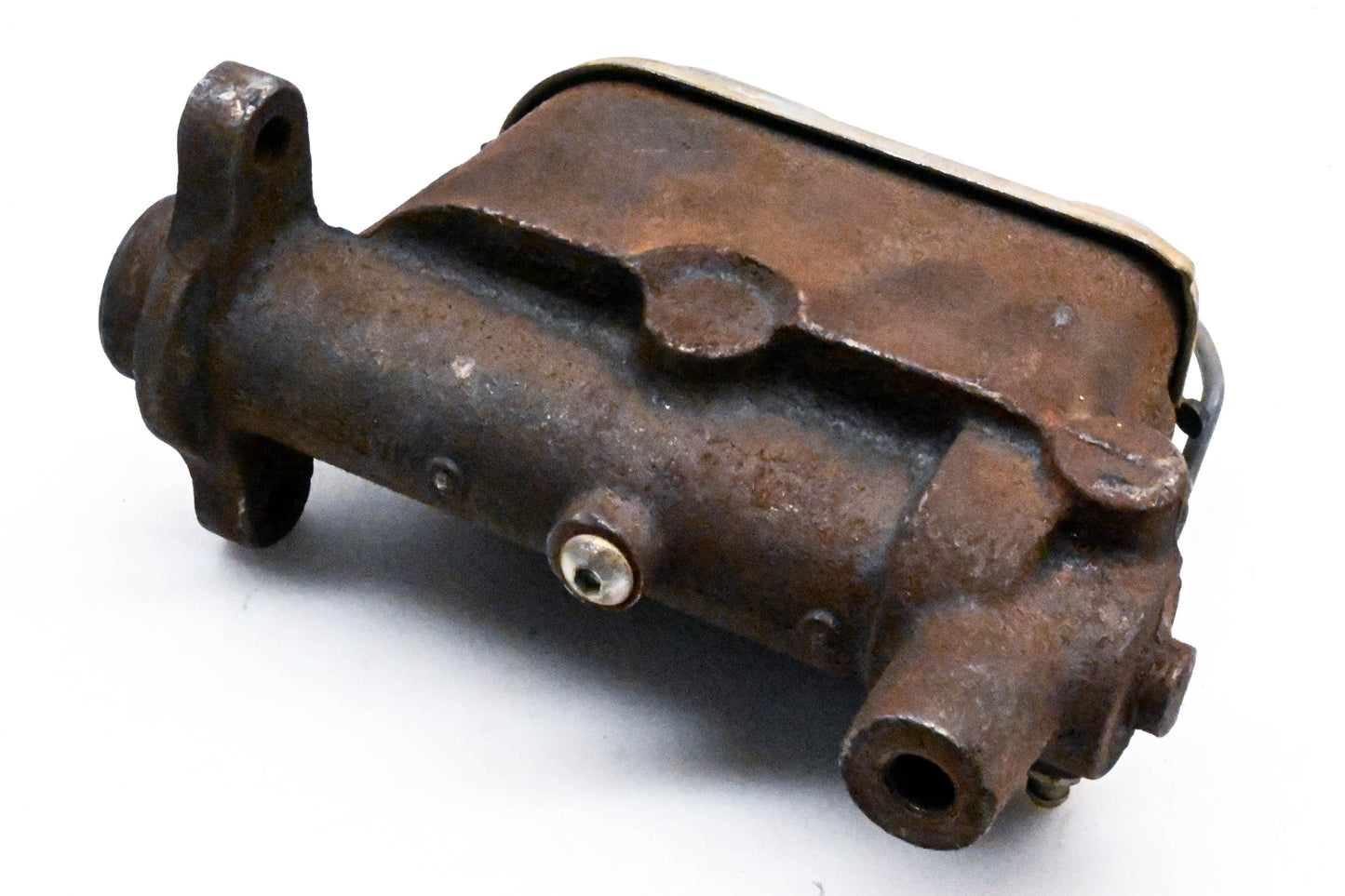EIS E71245, EIS131 Master Cylinder Assembly NOS