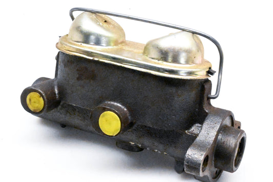 EIS E66712, EIS143 Master Cylinder Assembly NOS
