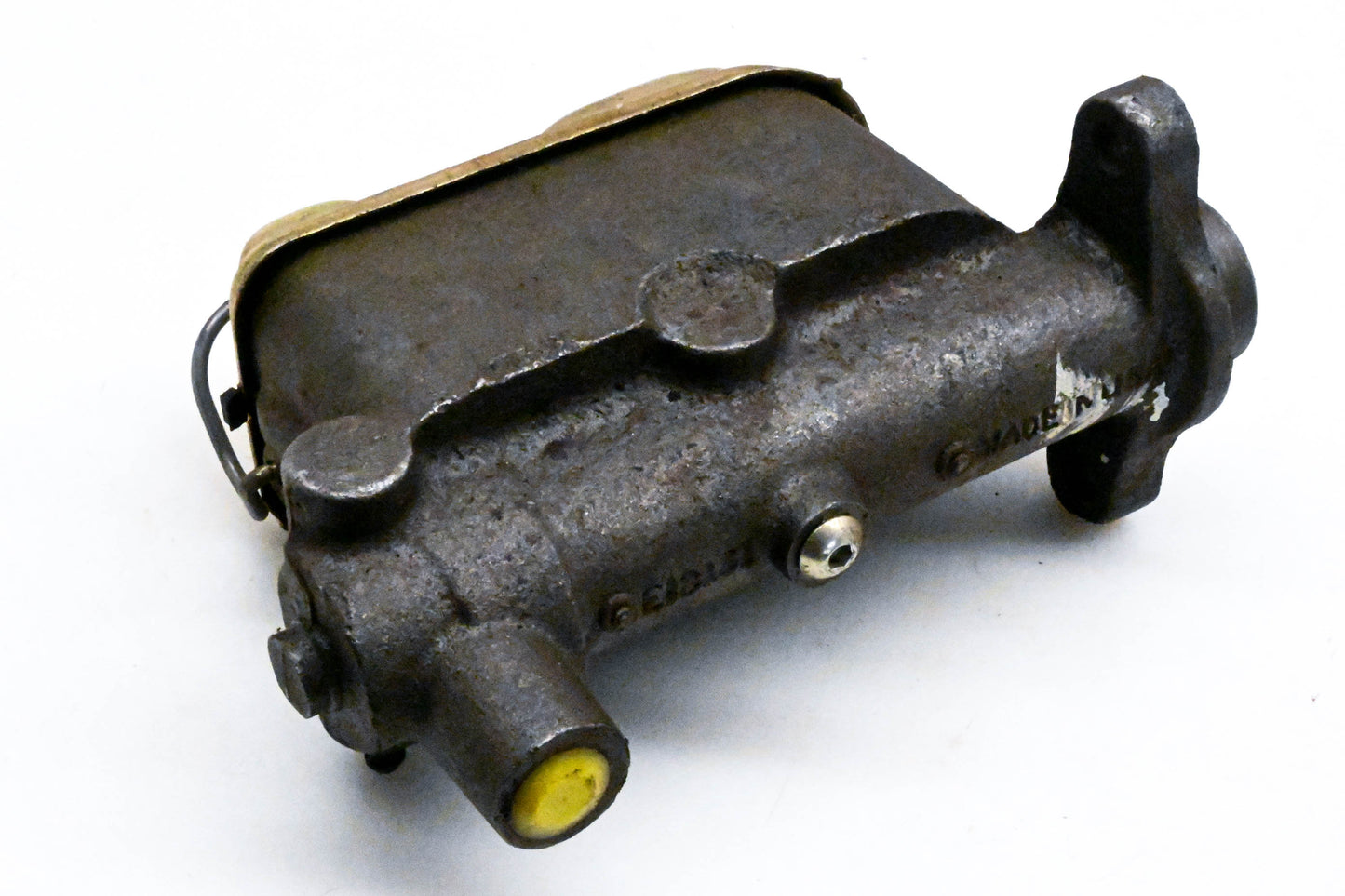 EIS E73327, EIS131 Master Cylinder Assembly NOS