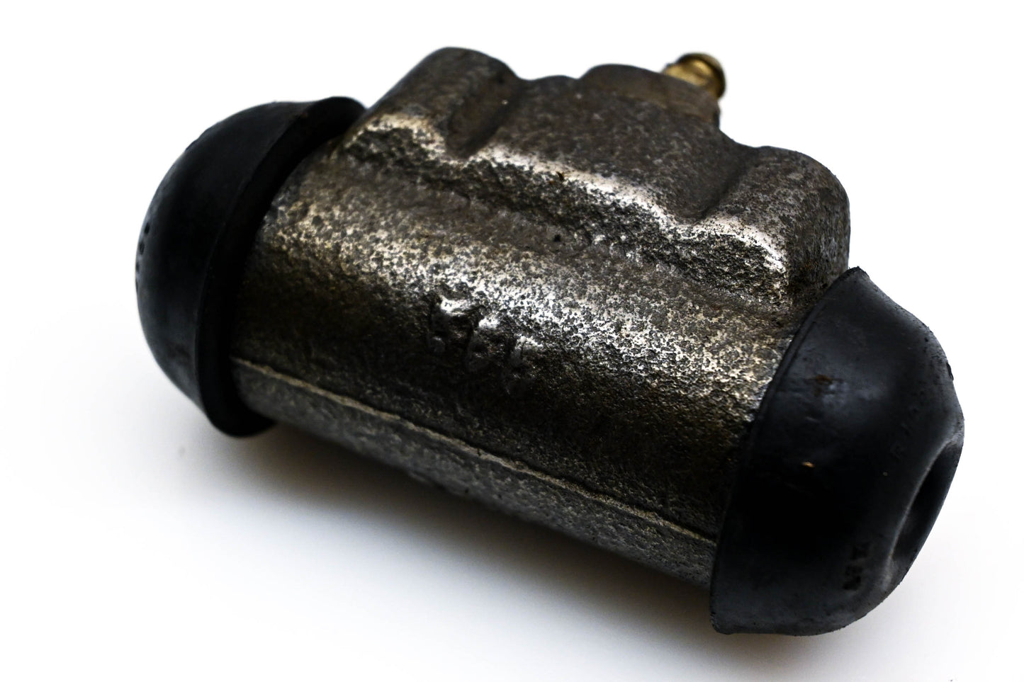 EIS 565 Wheel Cylinder Assembly NOS