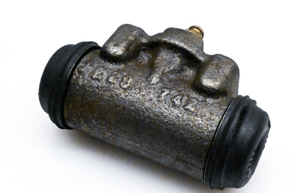 EIS 742 Wheel Cylinder Assembly NOS