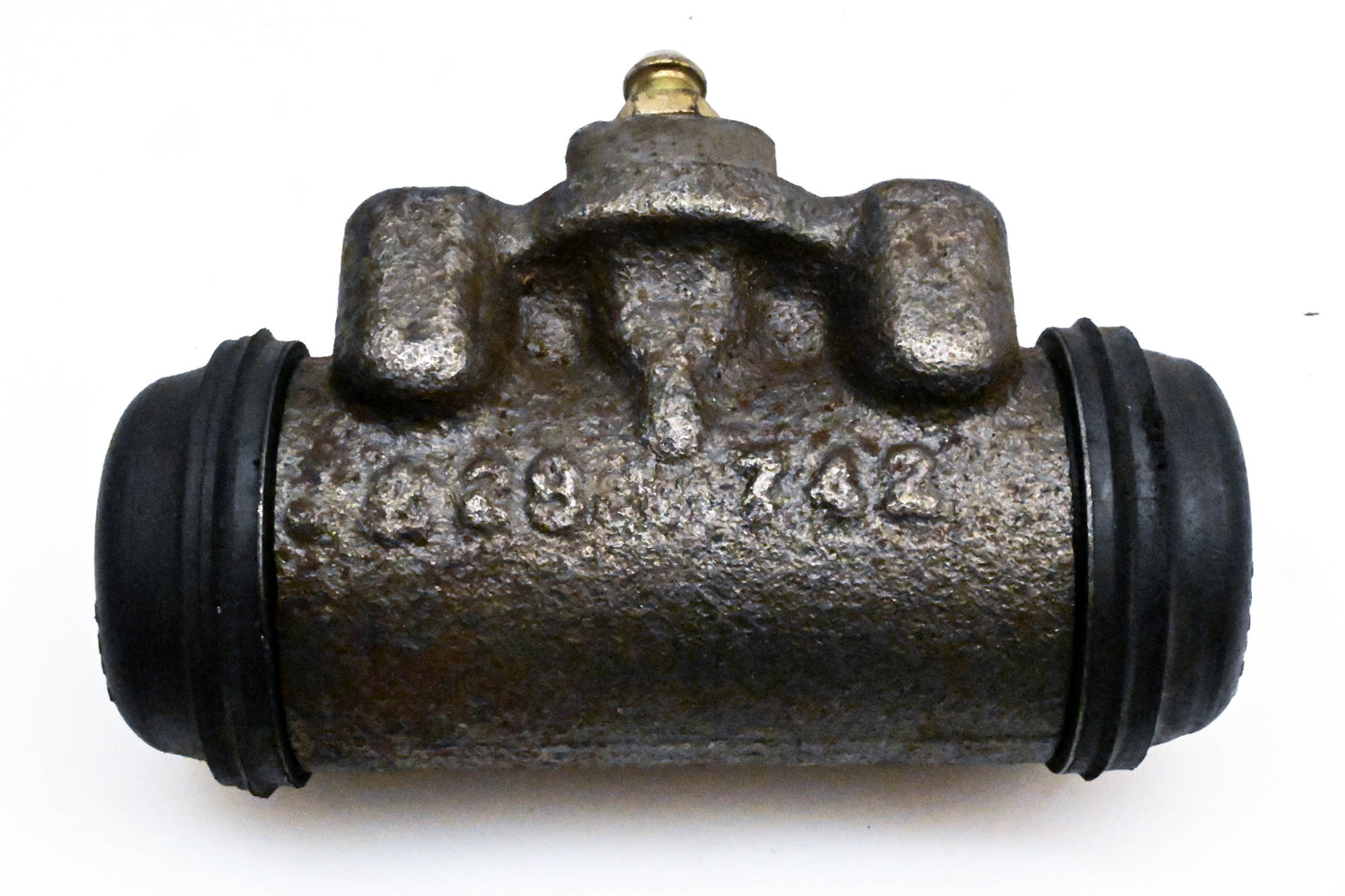 EIS 742 Wheel Cylinder Assembly NOS