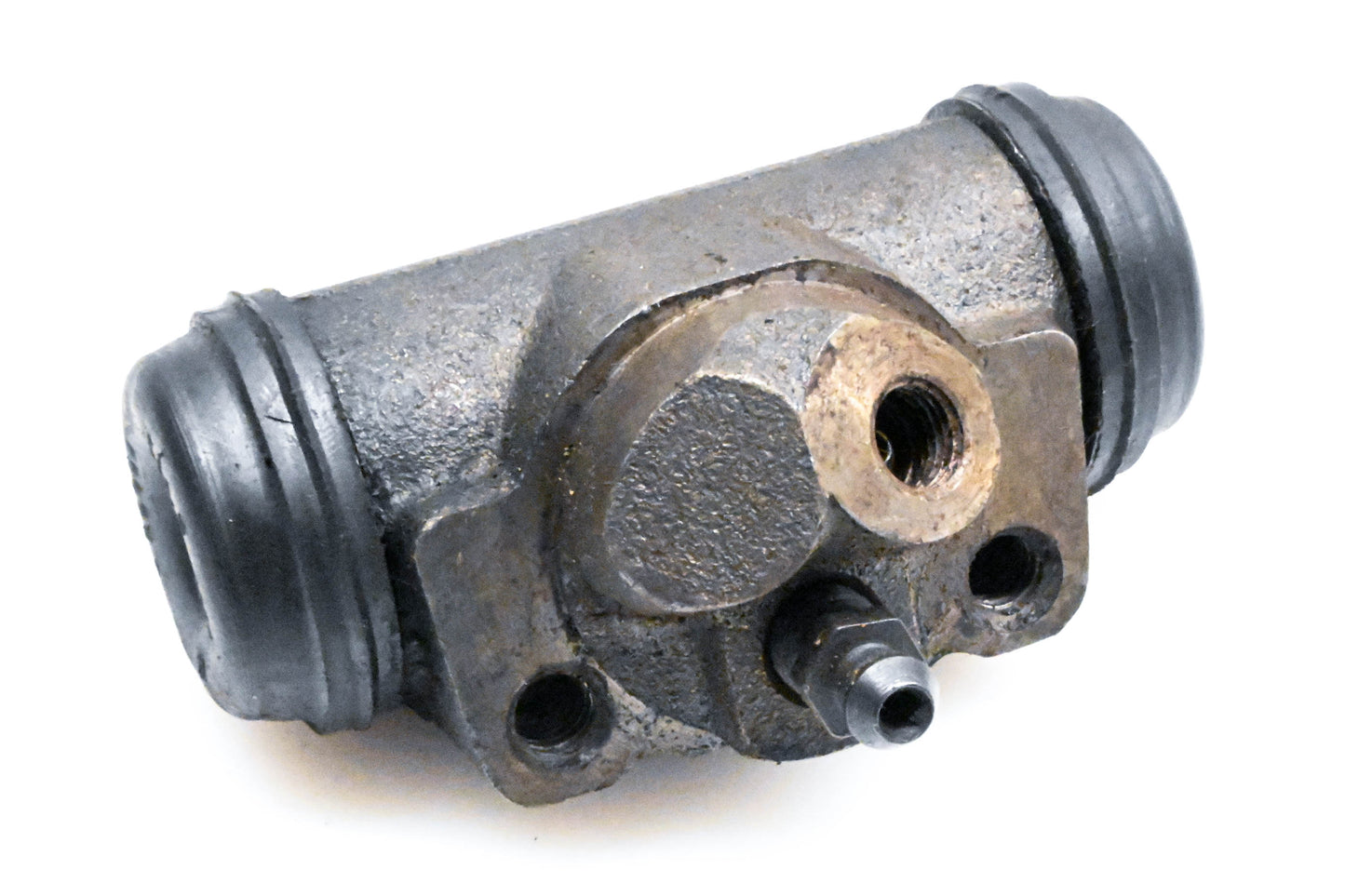 EIS 565 Wheel Cylinder Assembly NOS