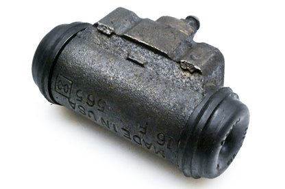 EIS 565 Wheel Cylinder Assembly NOS