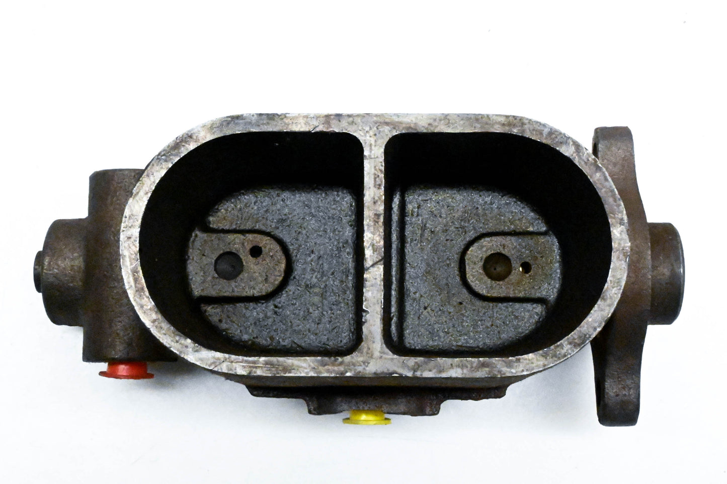 EIS 128, 83689 Master Cylinder NOS