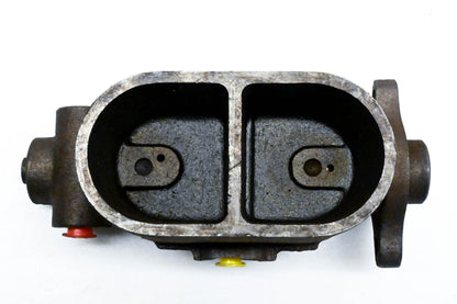 EIS 128, 83689 Master Cylinder NOS