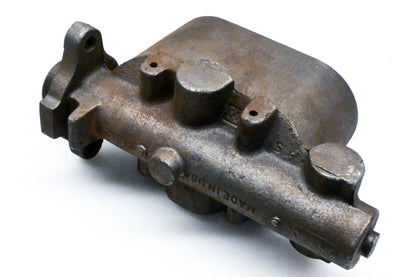 EIS 128, 83689 Master Cylinder NOS