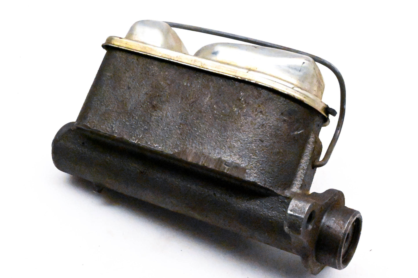 EIS 231 Master Cylinder Assembly NOS