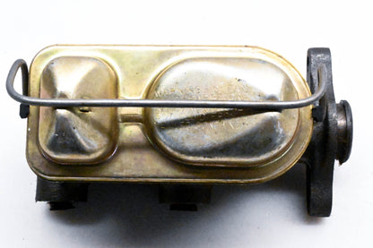 EIS 157 Master Cylinder Assembly