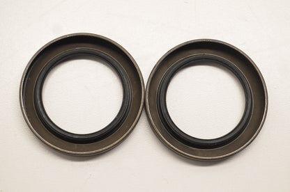 CR 16085 Oil Seals Qty 2 NOS