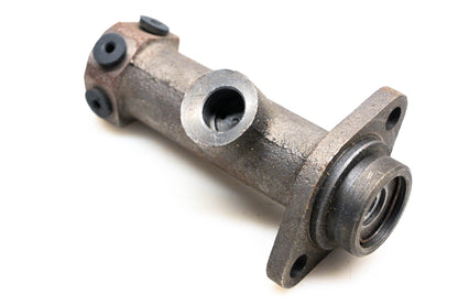 EIS E99021 Master Cylinder Housing NOS