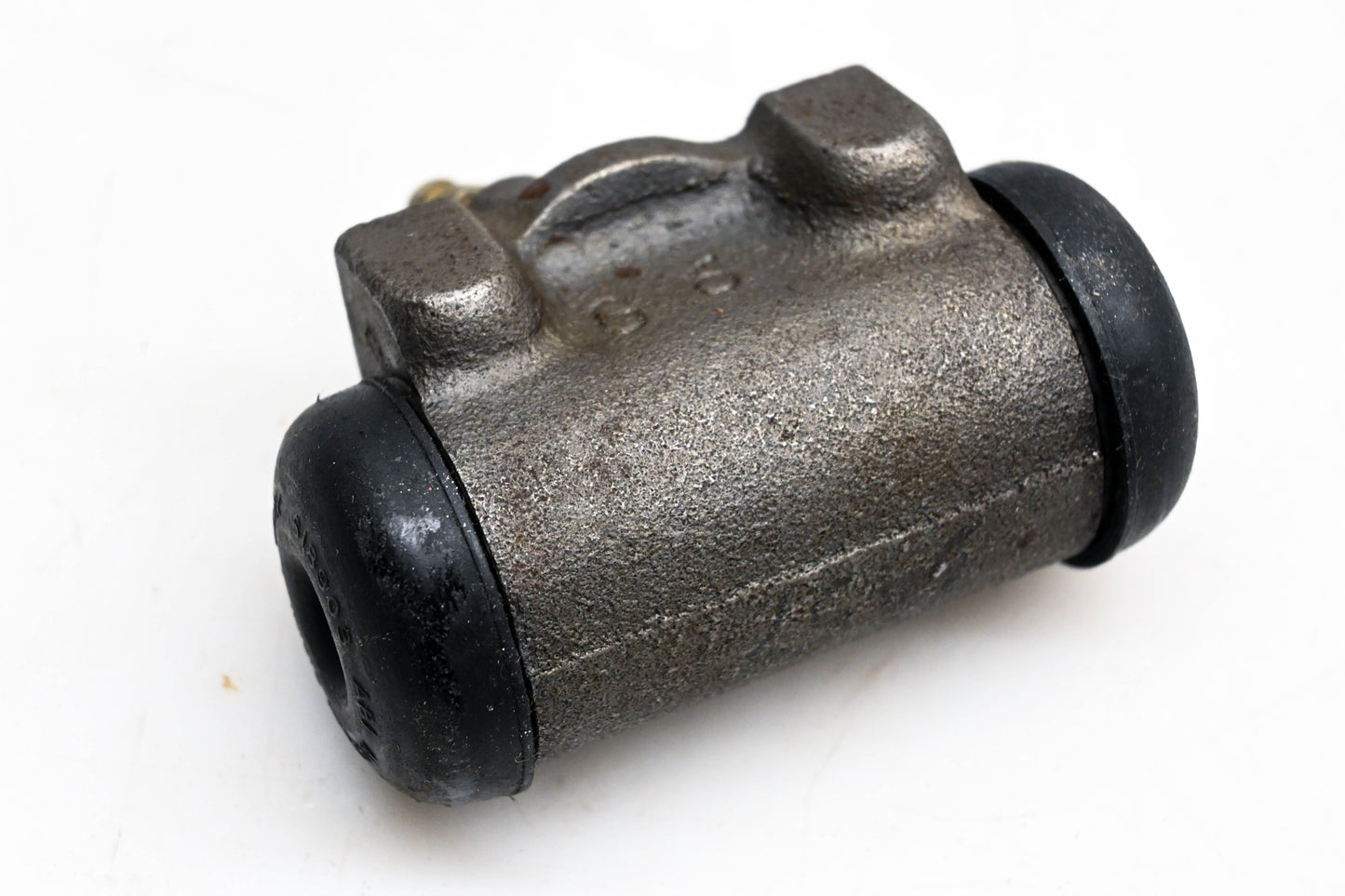 Bendix 2225103-L, EW3457 Wheel Cylinder Assembly NOS
