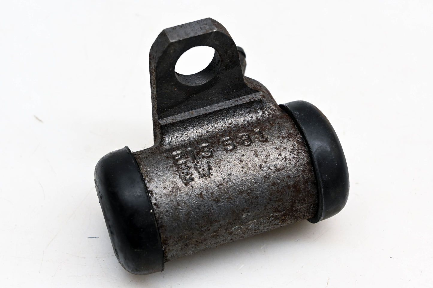 EIS EW34151, 581 Wheel Cylinder Assembly NOS