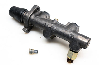 Mopar H96384, H-96384 Brake Master Cylinder Assembly NOS