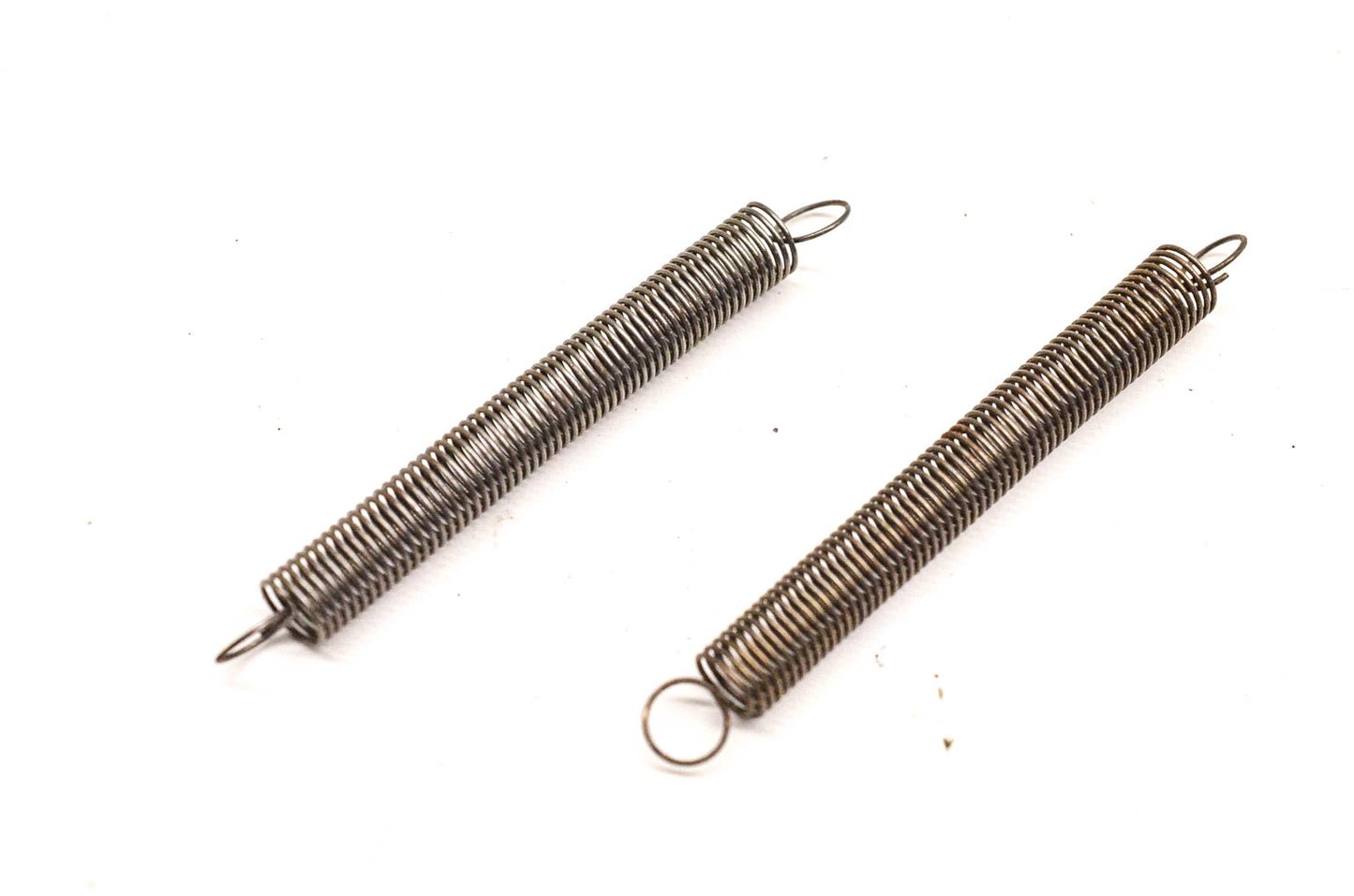 New OEM Briggs & Stratton 260875 Governor Springs Qty 2 NOS