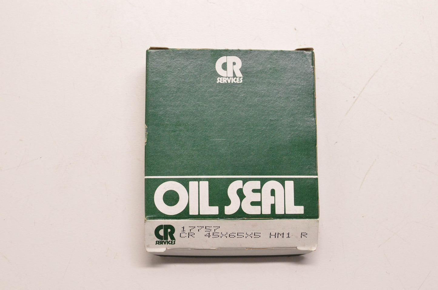 CR 17757 Oil Seals Qty 2 NOS