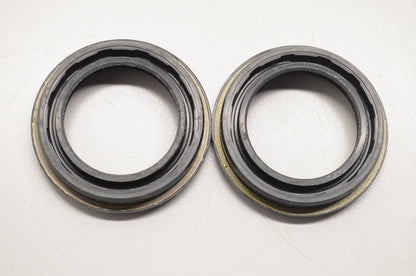 CR 17789 Oil Seals Qty 2 NOS
